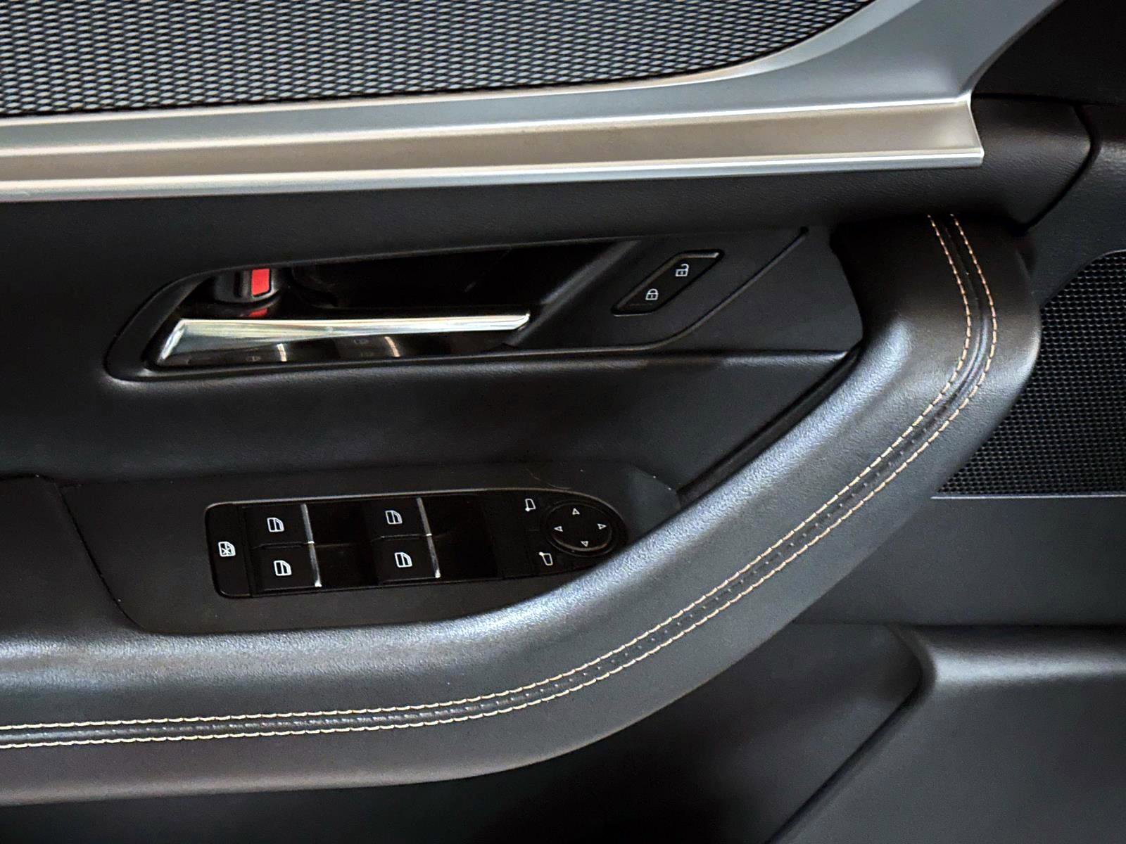 Used 2024 MAZDA CX-90 3.3 Turbo w/ Preferred Package image 14