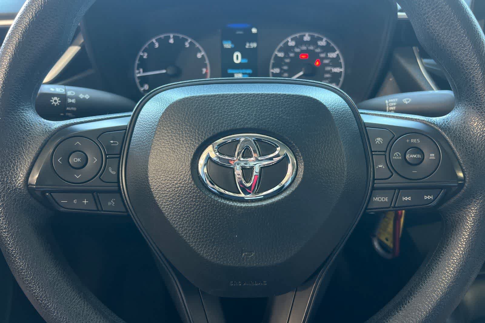 Used 2025 Toyota Corolla LE FWD image 23