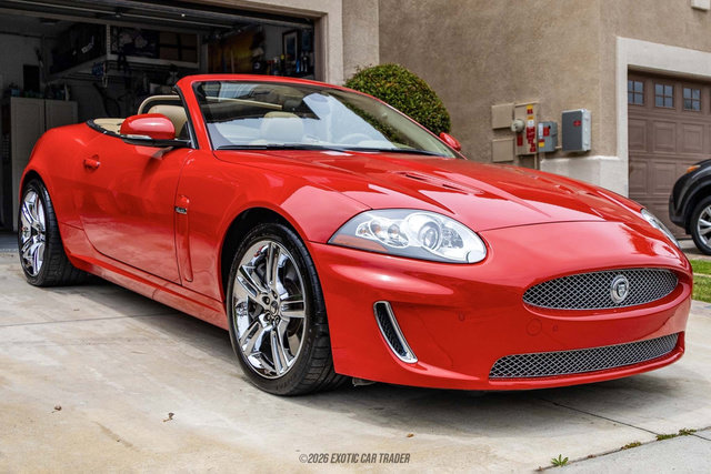 Used 2010 Jaguar XKR R RWD image 12