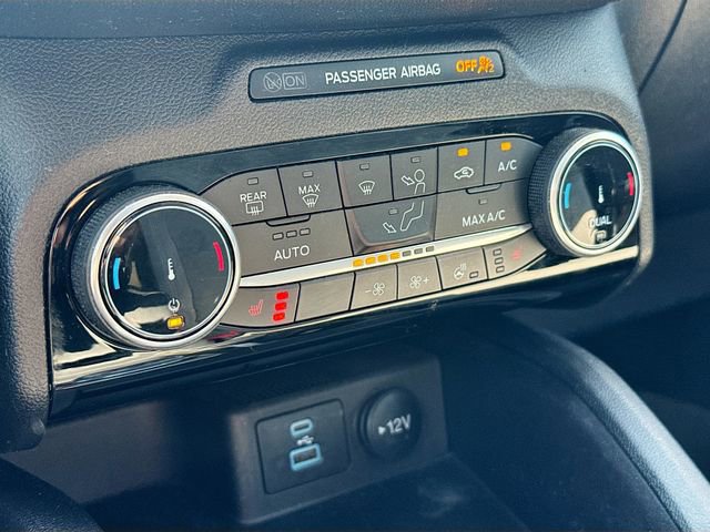 Used 2022 Ford Escape SE w/ SE Sport Appearance Package image 15