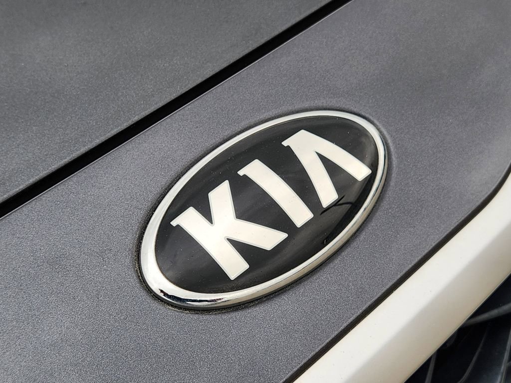 Certified 2021 Kia Forte LXS image 18