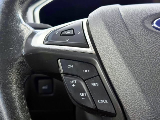 Used 2016 Ford Fusion SE AWD/4WD image 23