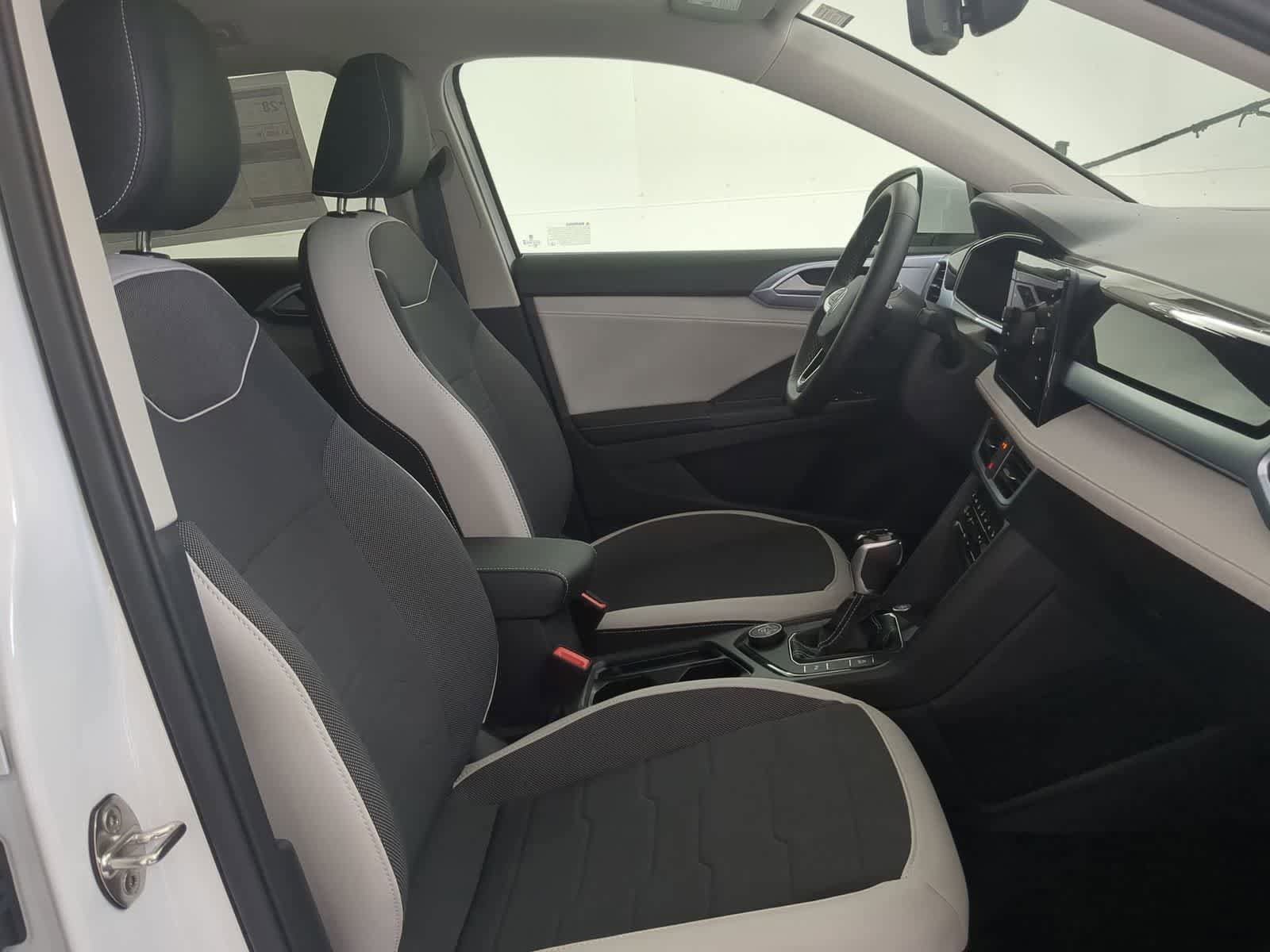 New 2025 Volkswagen Taos SE AWD/4WD image 23
