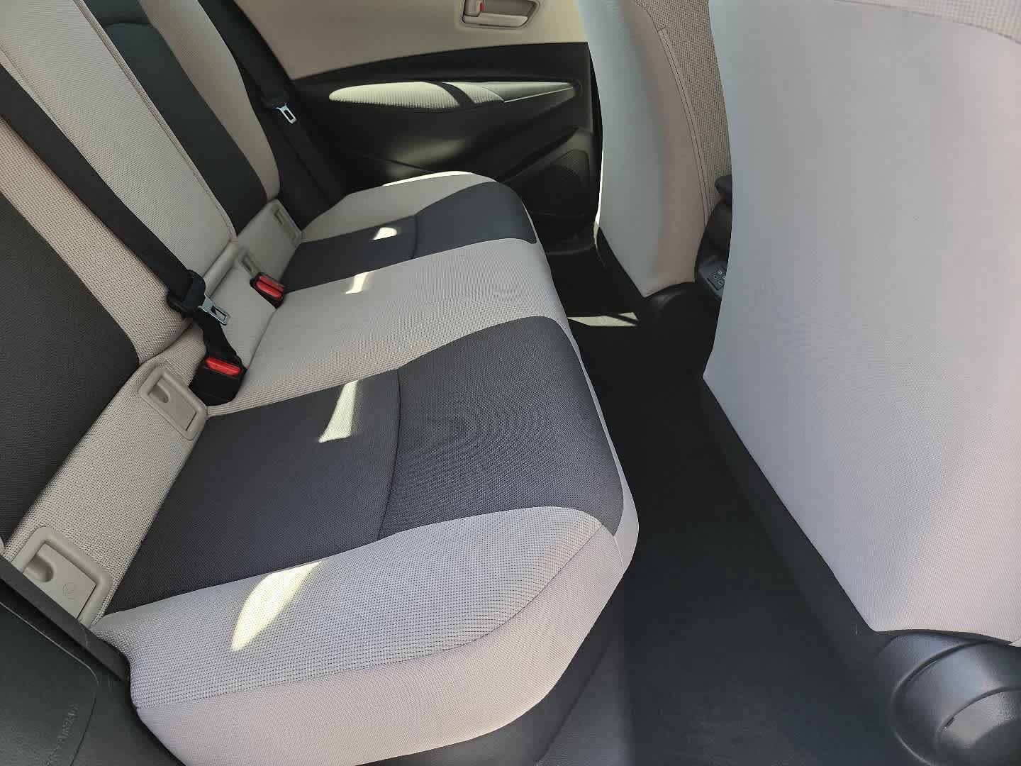 Used 2023 Toyota Corolla LE w/ Carpet Mat Package (TMS) AWD/4WD image 17