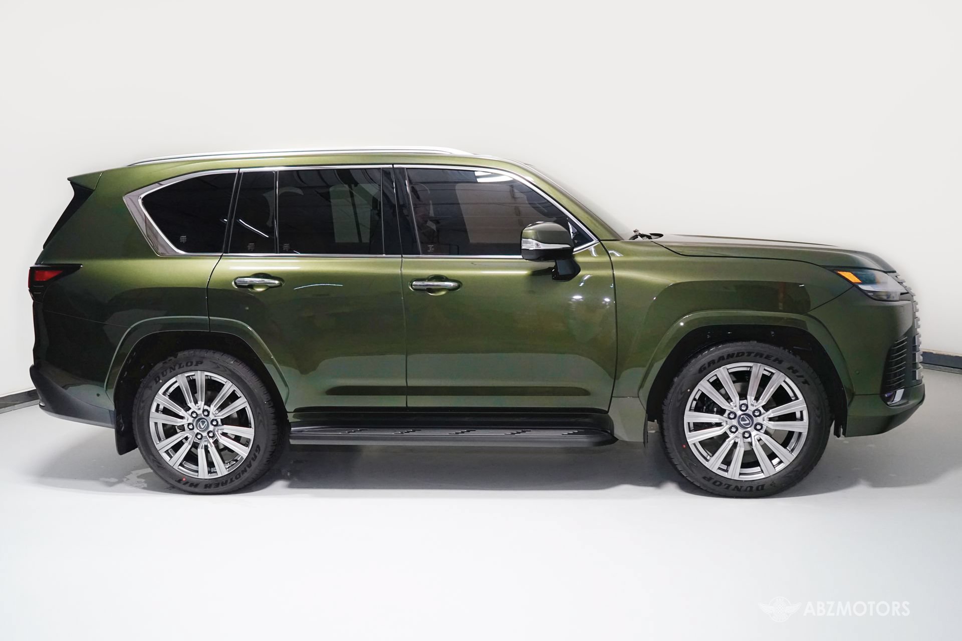Used 2026 Lexus LX 700h Ultra Luxury w/ Accessory Package (Z1) AWD/4WD image 4