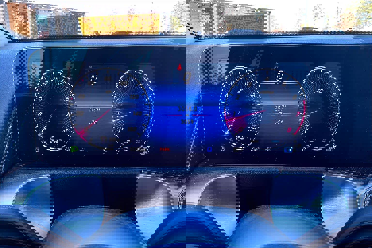 Used 2025 Mercedes-Benz GLB 250 image 26