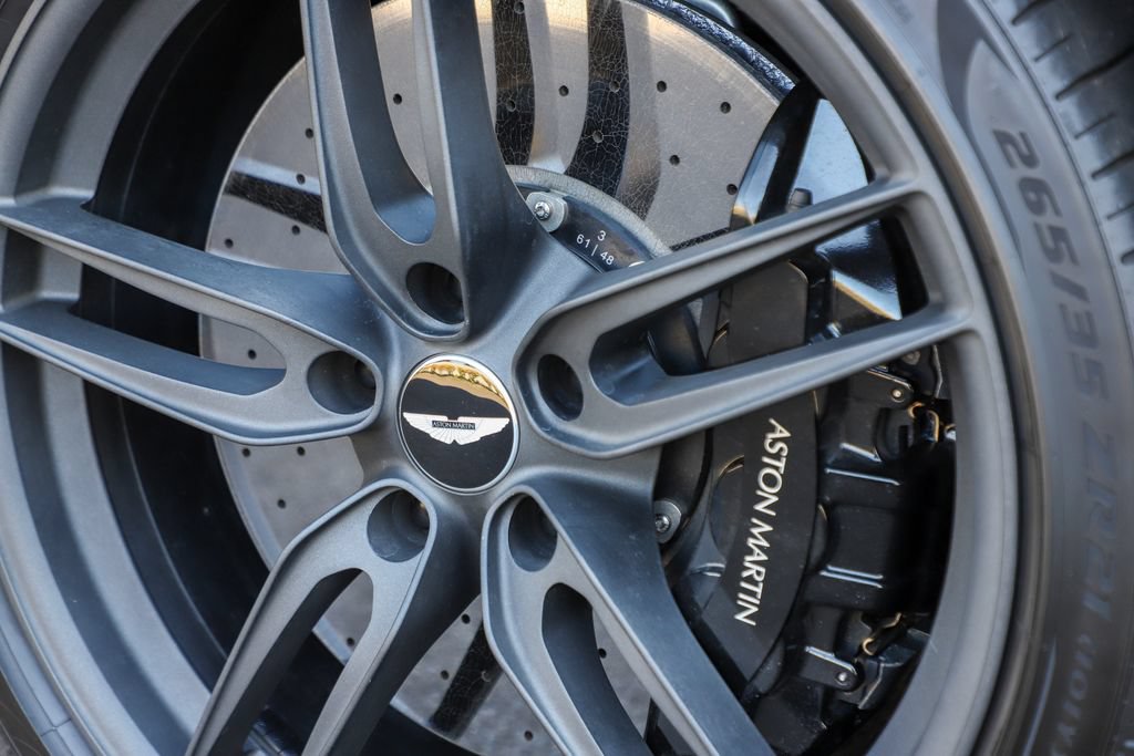 Used 2019 Aston Martin DBS Superleggera RWD image 10