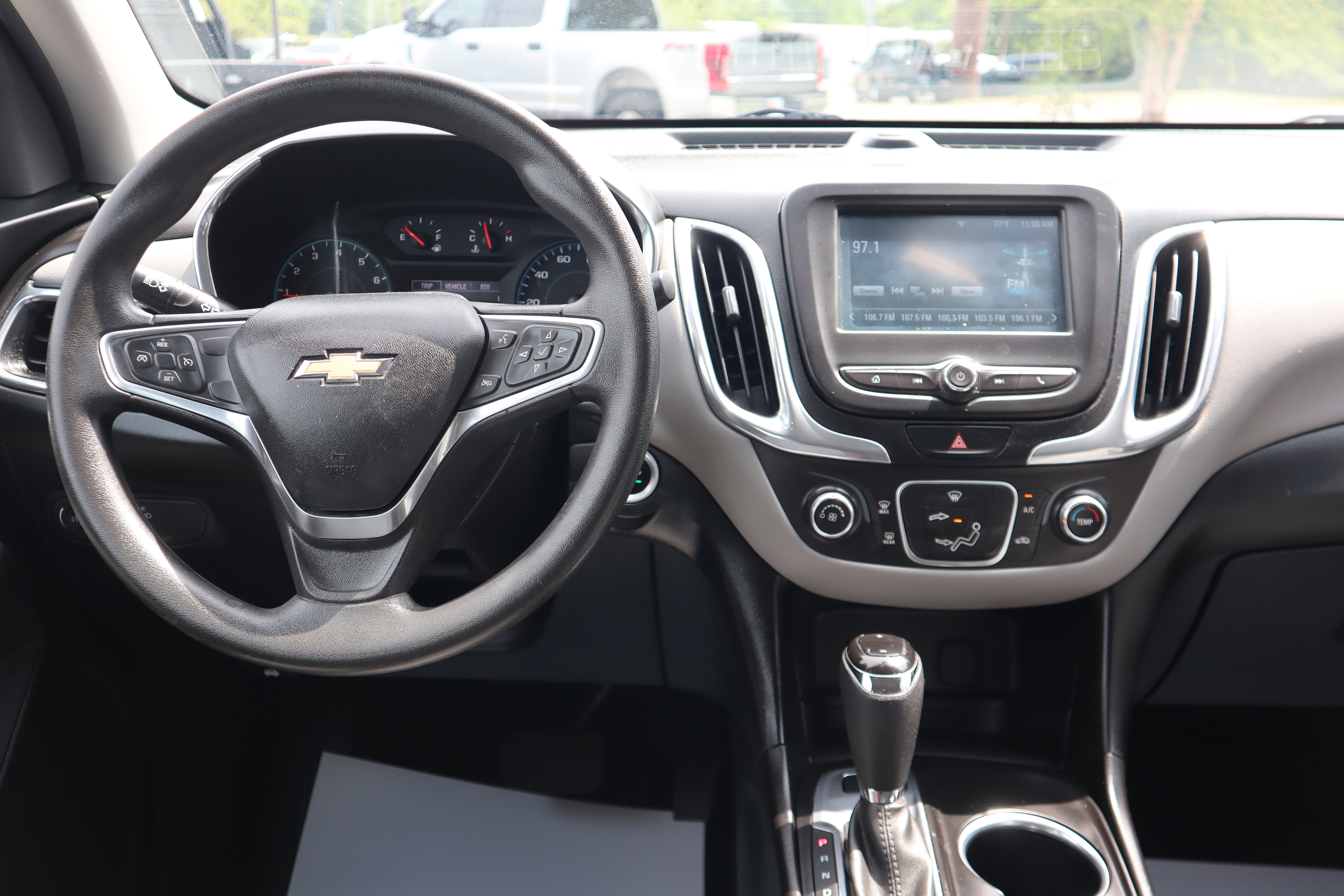Used 2018 Chevrolet Equinox LS AWD/4WD image 12