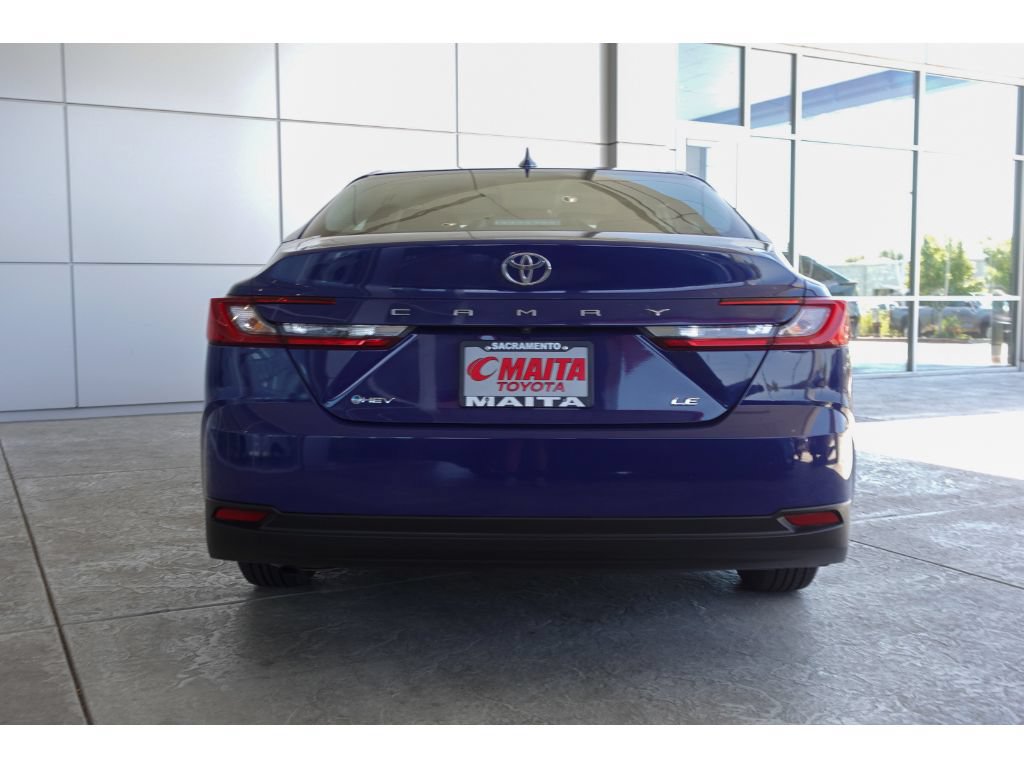 Used 2025 Toyota Camry LE FWD image 5