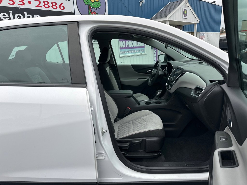 Used 2023 Chevrolet Equinox LS image 18