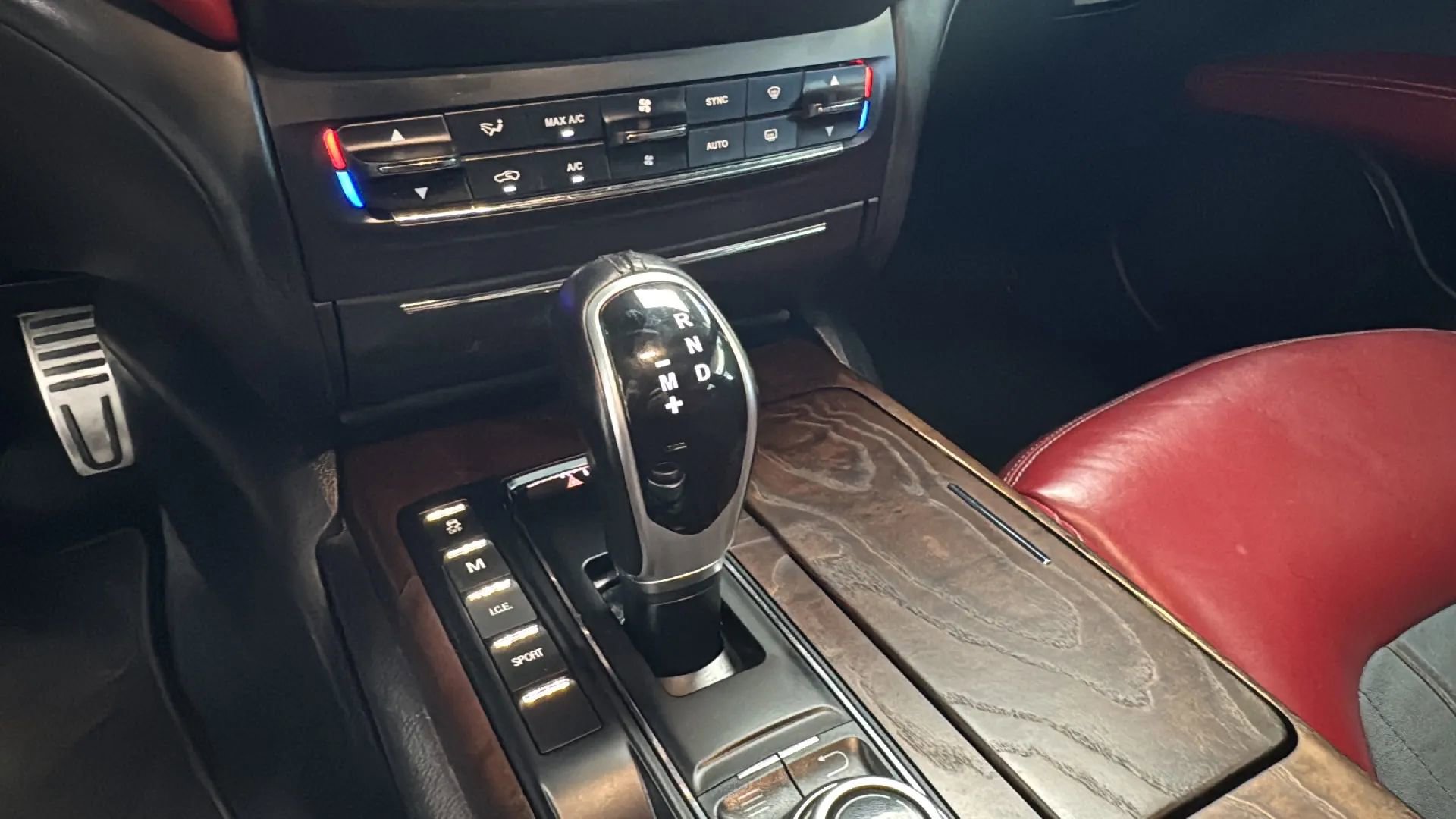 Used 2017 Maserati Ghibli w/ Luxury Package RWD image 17