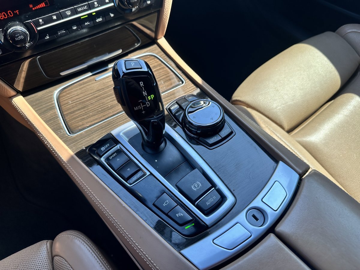 Used 2014 BMW 750Li RWD image 32