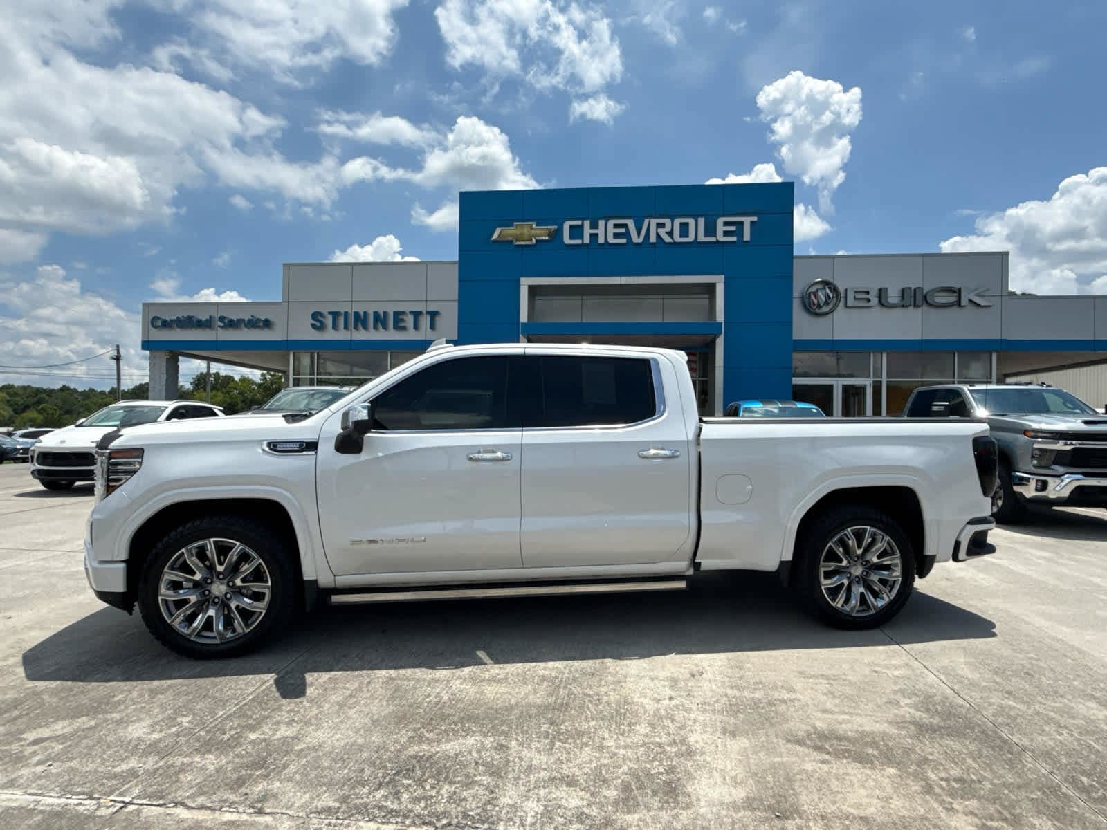 Used 2024 GMC Sierra 1500 Denali w/ Denali Reserve Package AWD/4WD image 3