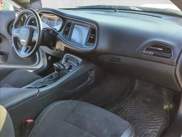 Used 2015 Dodge Challenger R/T Scat Pack w/ Leather Interior Group image 25