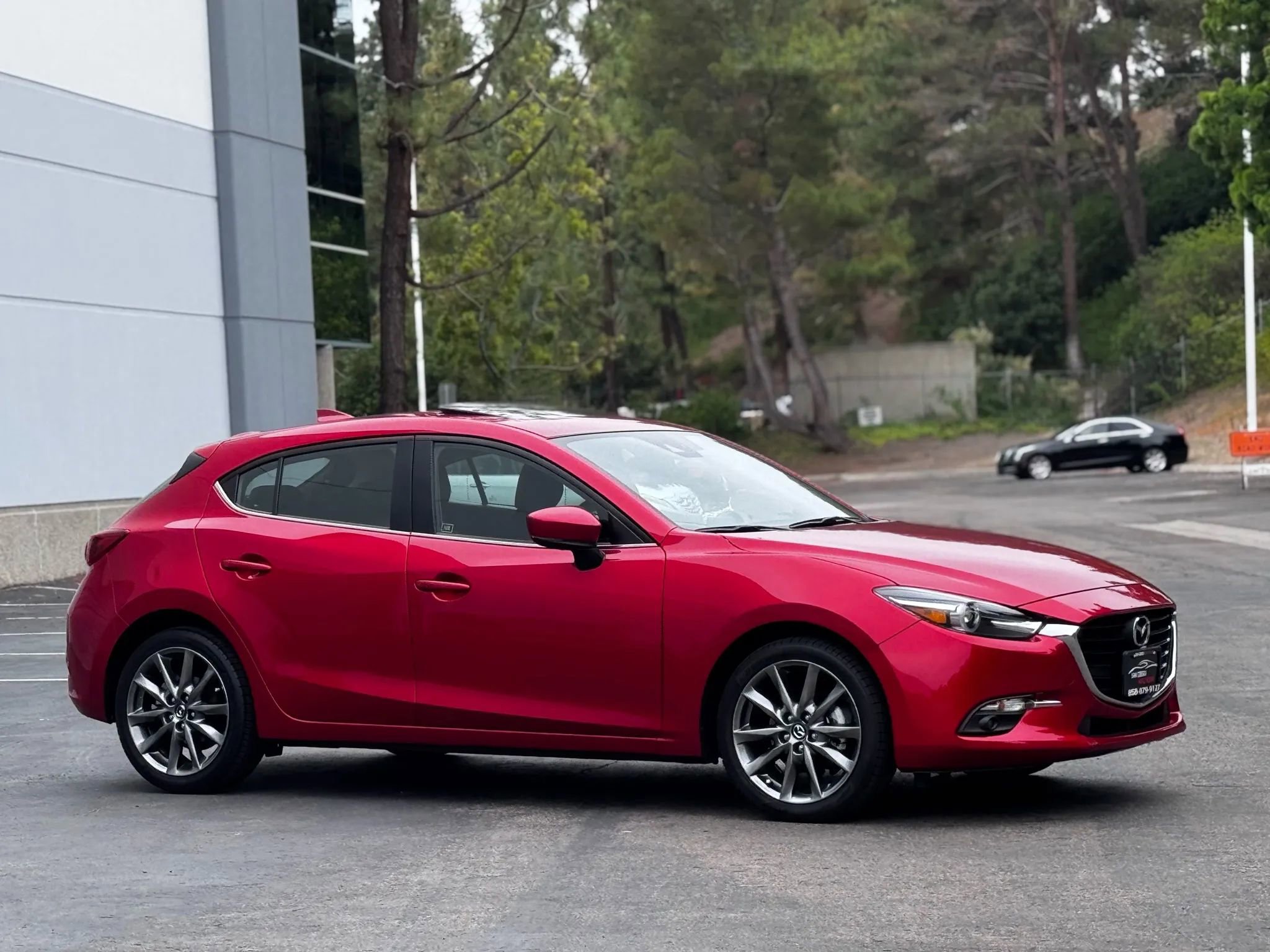 Used 2018 MAZDA MAZDA3 Grand Touring image 14