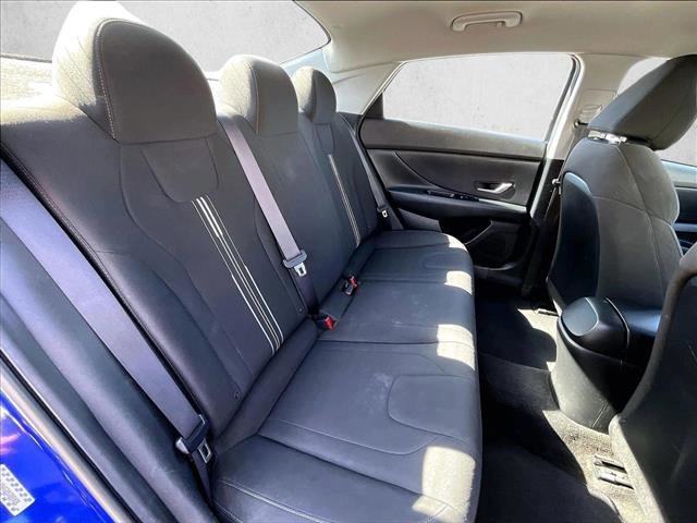 Used 2021 Hyundai Elantra SEL image 29