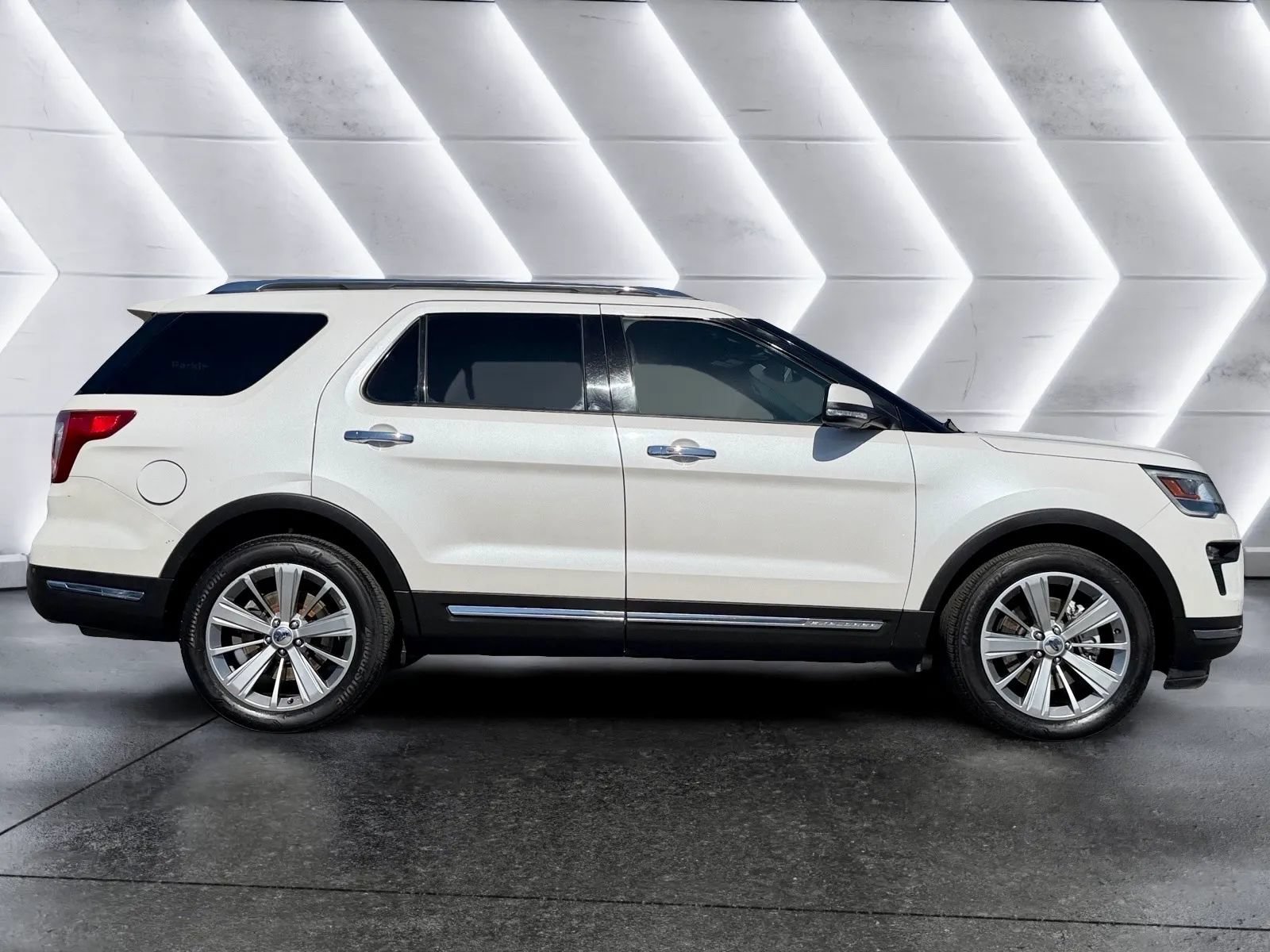 Used 2018 Ford Explorer Limited FWD image 4