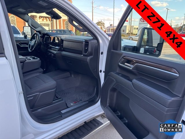 Used 2024 Chevrolet Silverado 2500 LT w/ Z71 Off-Road Package image 11