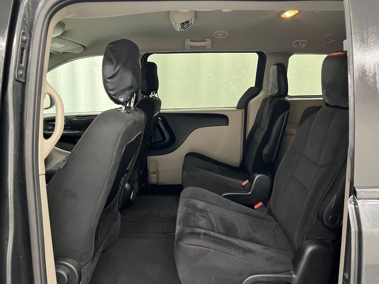 Used 2011 Dodge Grand Caravan Express FWD image 9