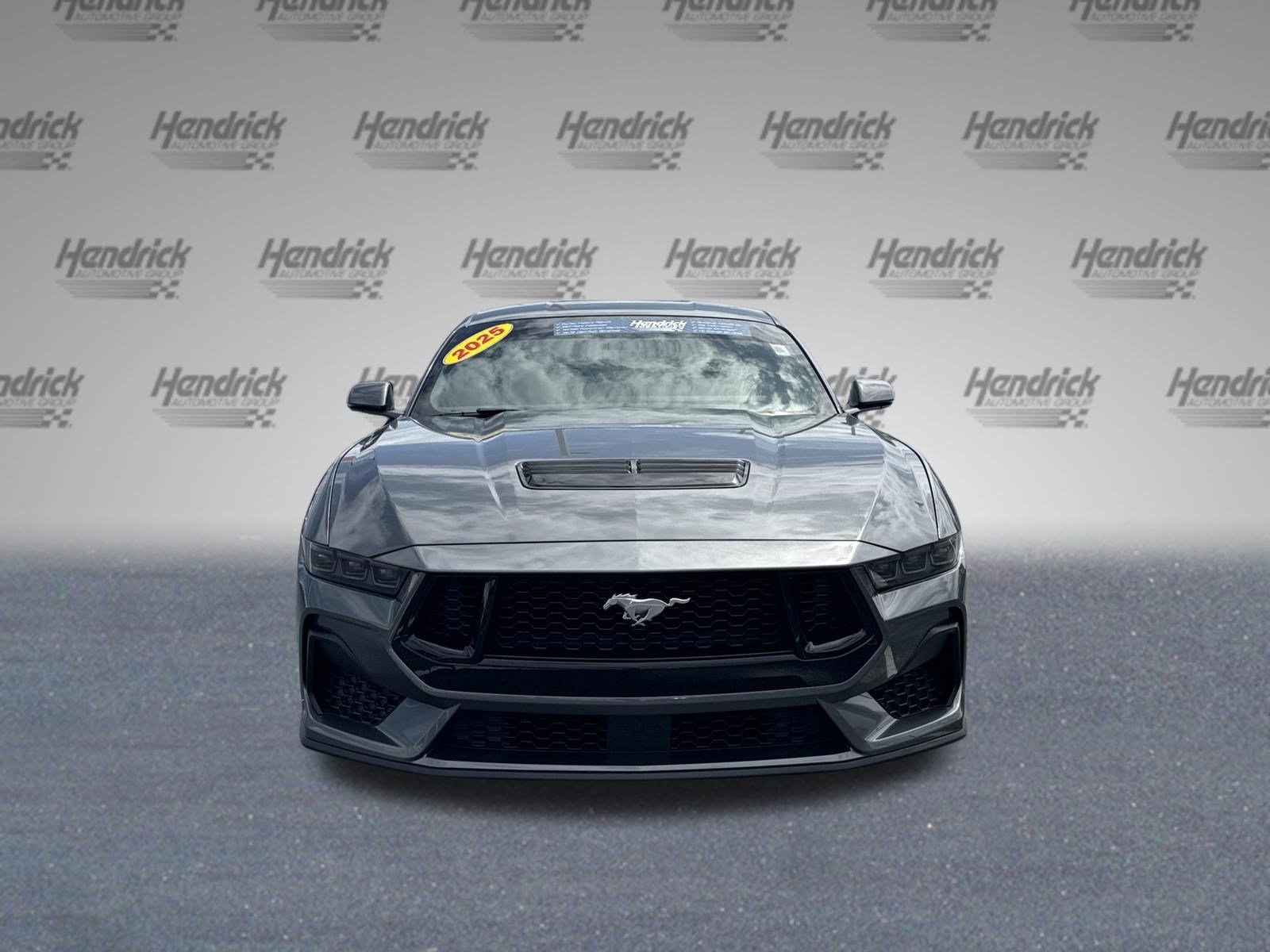 Used 2025 Ford Mustang GT Premium RWD image 3