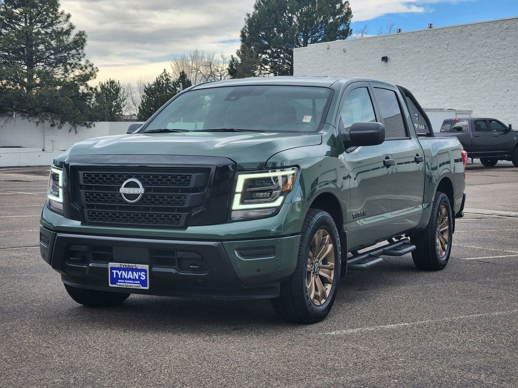 Used 2024 Nissan Titan SV w/ SV Bronze Edition Package image 4