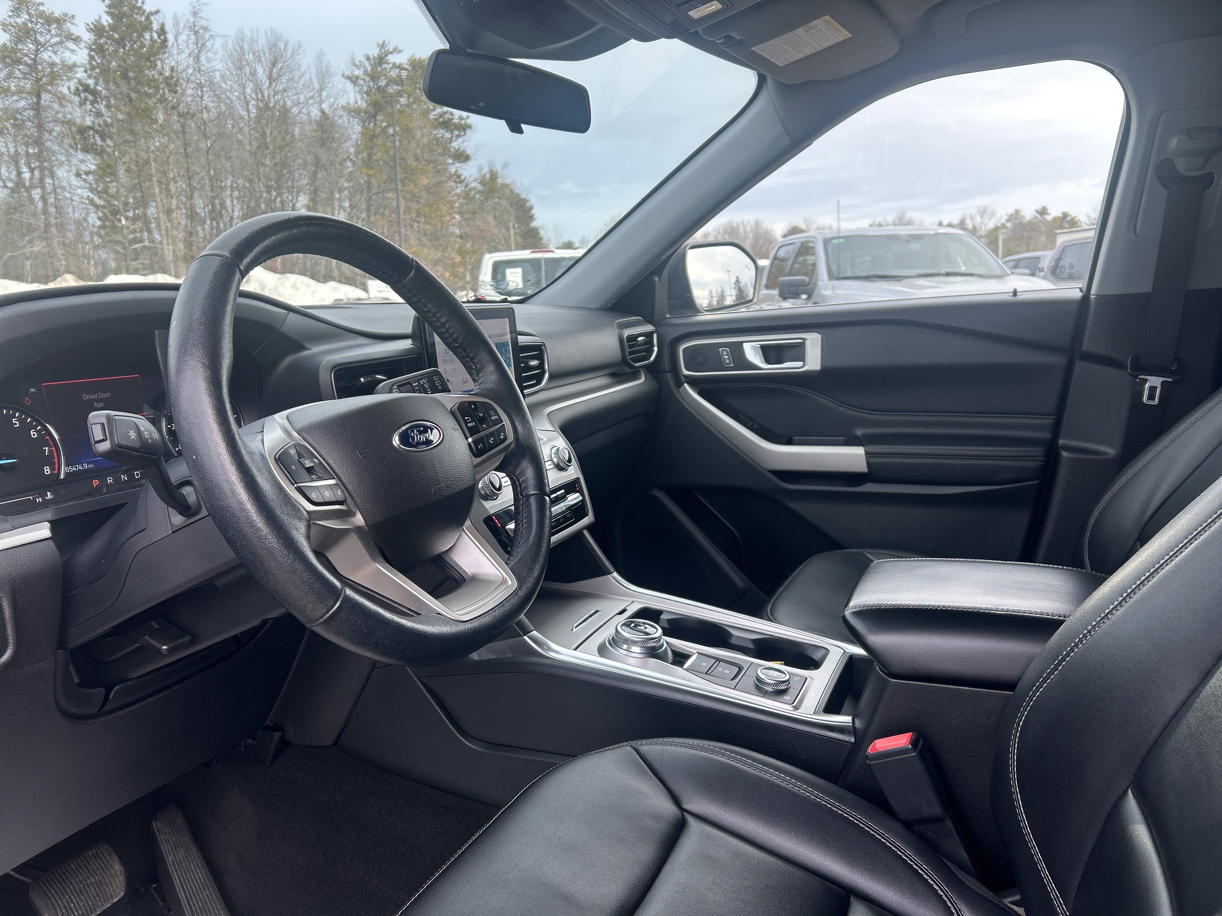 Certified 2022 Ford Explorer XLT w/ Equipment Group 202A image 14