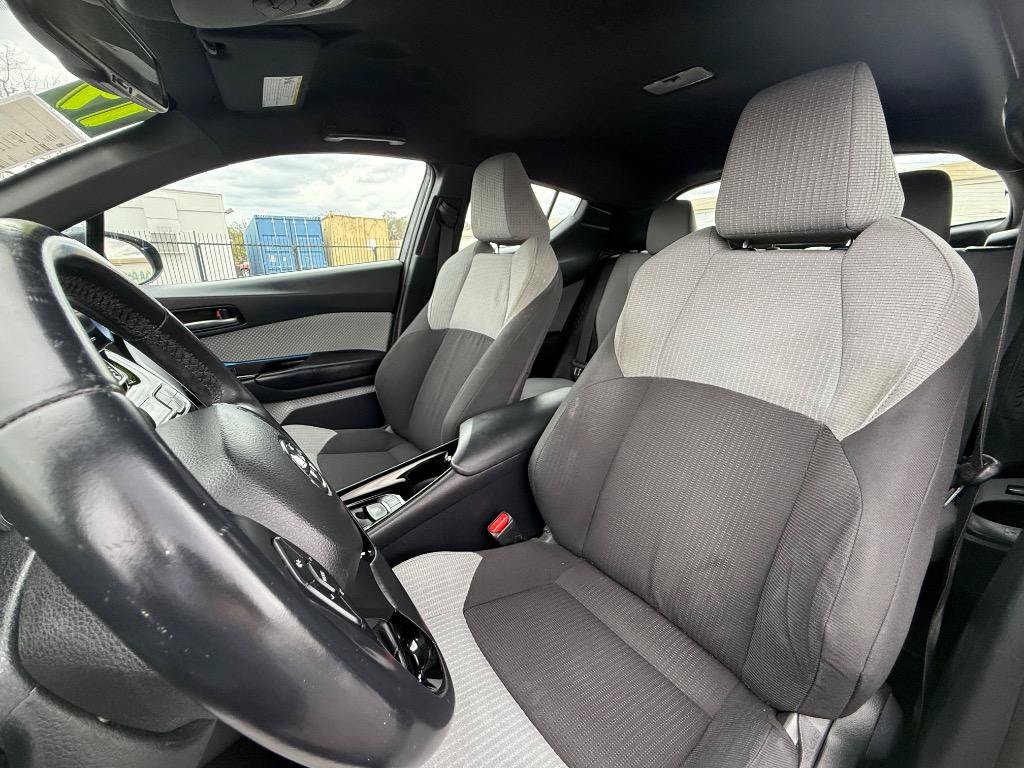 Used 2019 Toyota C-HR XLE FWD image 16
