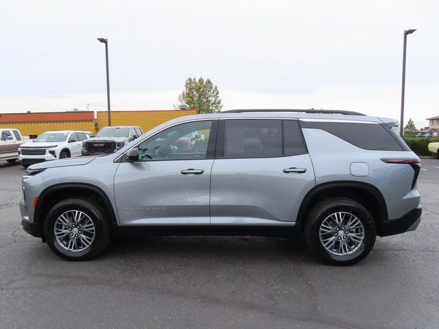 Used 2025 Chevrolet Traverse LT AWD/4WD image 4