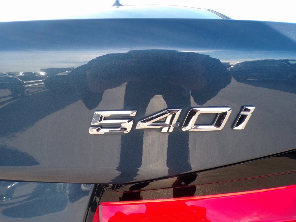 Certified 2023 BMW 540i xDrive w/ Convenience Package image 27