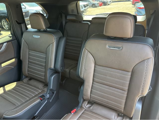 New 2026 GMC Acadia Denali Ultimate w/ LPO, Floor Liner Package AWD/4WD image 14