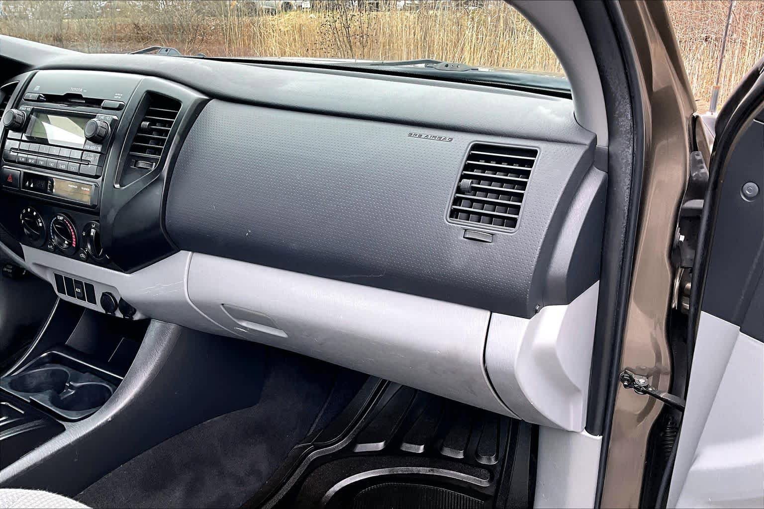 Used 2012 Toyota Tacoma 4x4 Regular Cab image 17