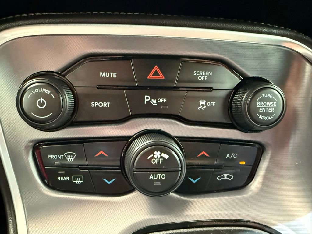 Used 2019 Dodge Challenger SXT w/ Driver Convenience Group RWD image 36