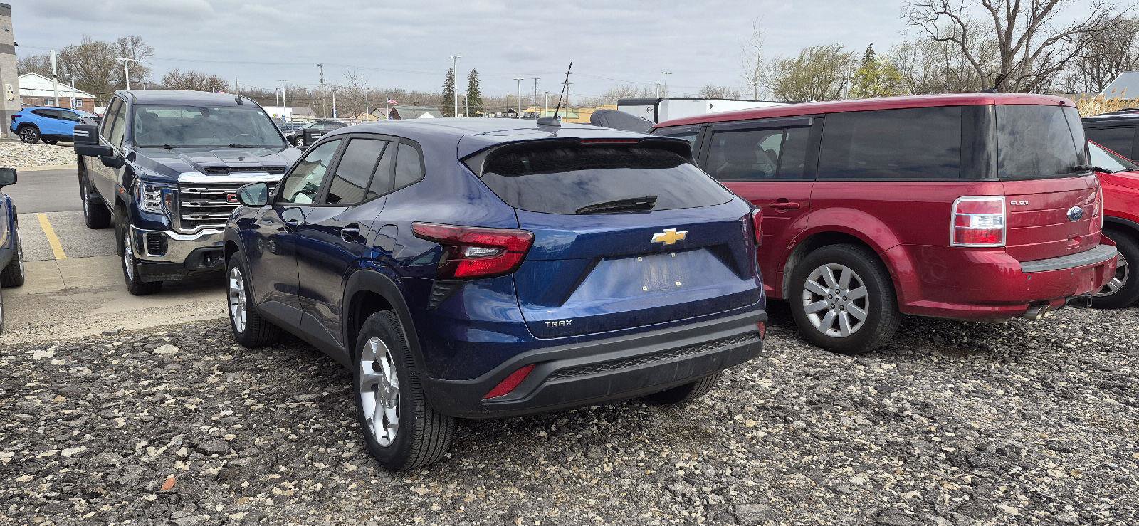 Used 2024 Chevrolet Trax LS w/ LS Convenience Package image 4