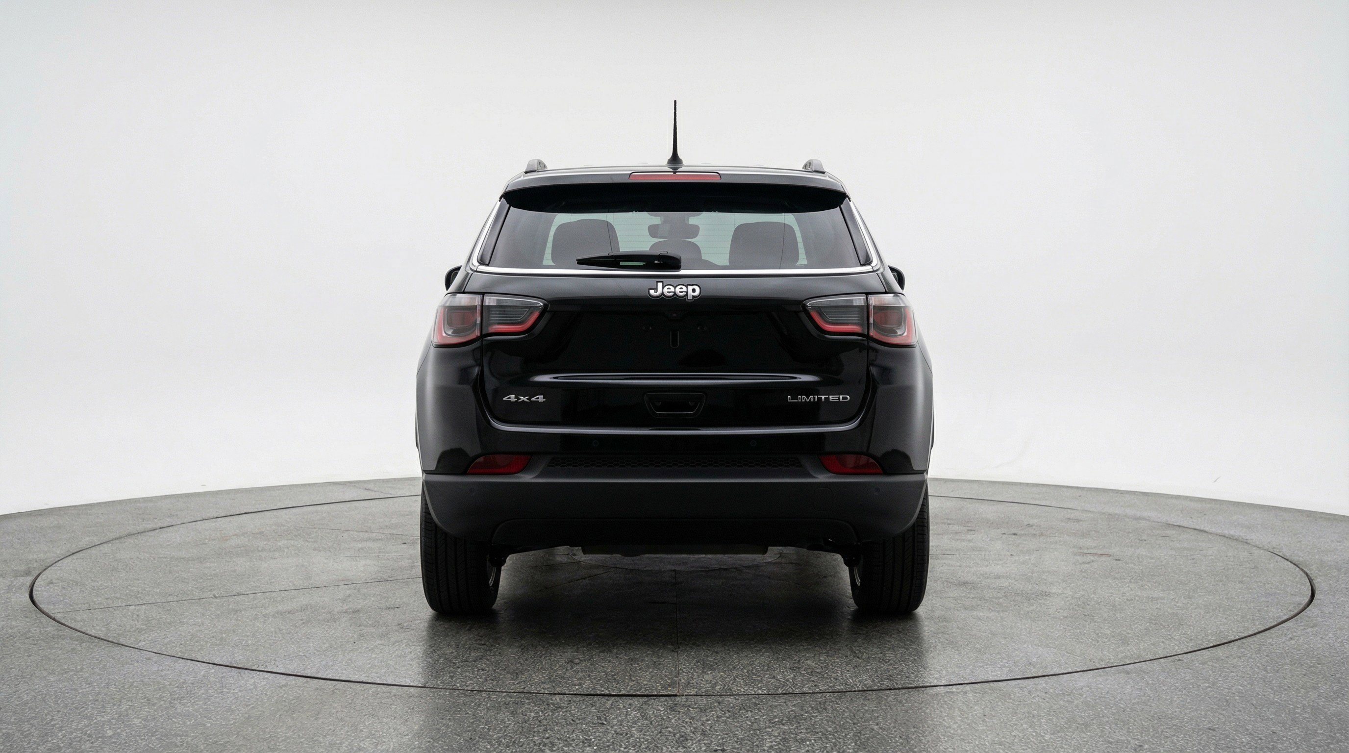 Used 2025 Jeep Compass Latitude AWD/4WD image 7