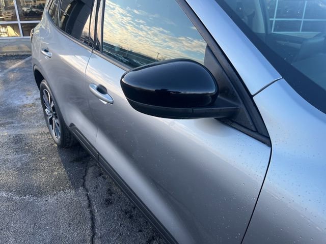 Used 2021 Ford Escape SE w/ SE Sport Appearance Package image 6