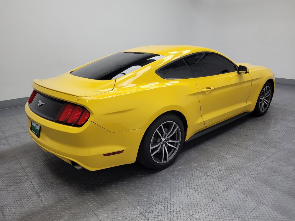 Used 2017 Ford Mustang Coupe RWD image 10