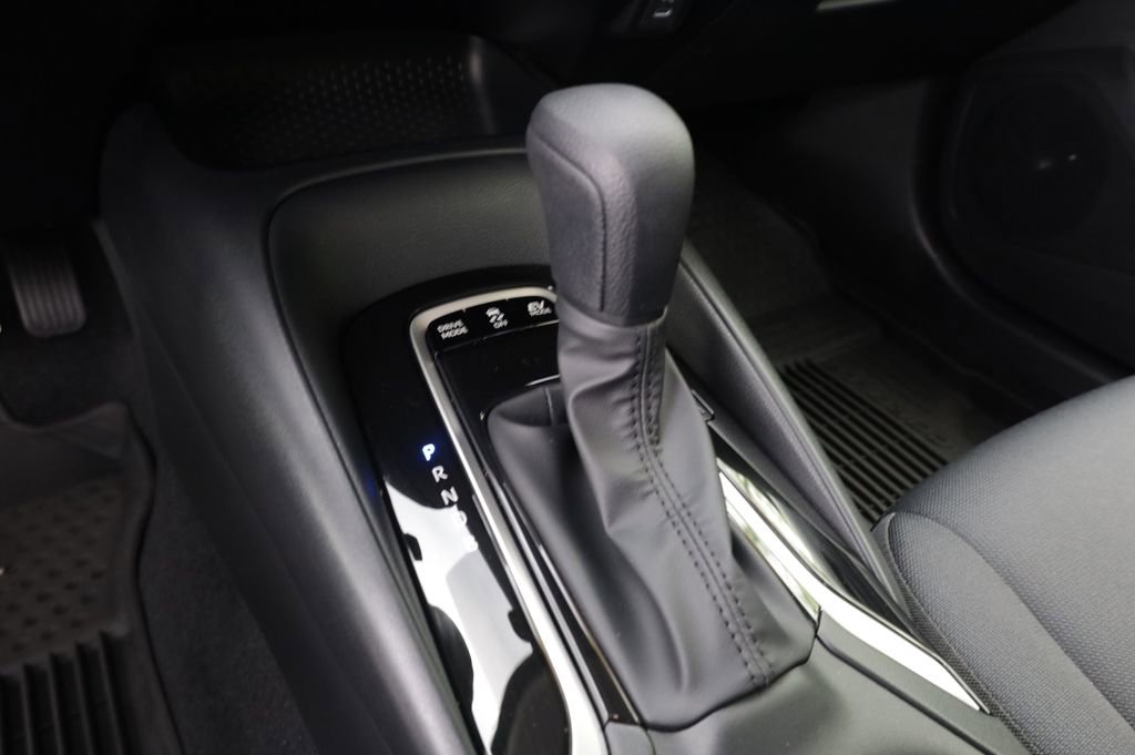 Used 2025 Toyota Corolla LE image 7