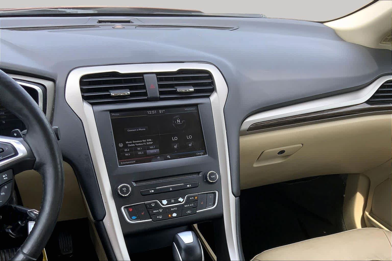 Used 2016 Ford Fusion SE w/ Equipment Group 202A FWD image 7