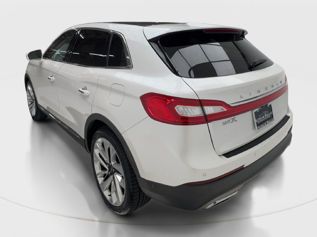 Used 2017 Lincoln MKX Reserve w/ Driver Assistance Package FWD image 11
