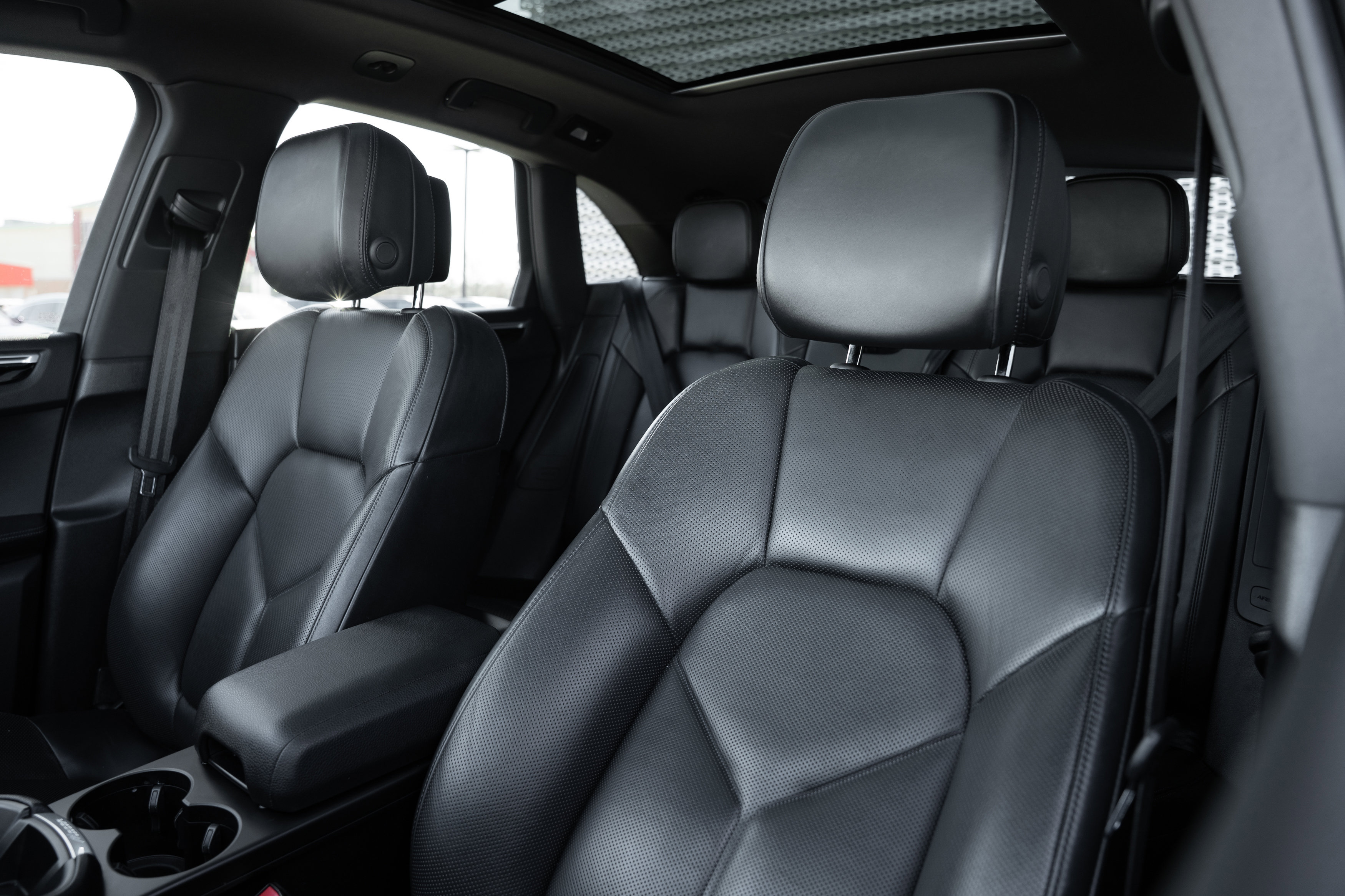 Used 2022 Porsche Macan image 25