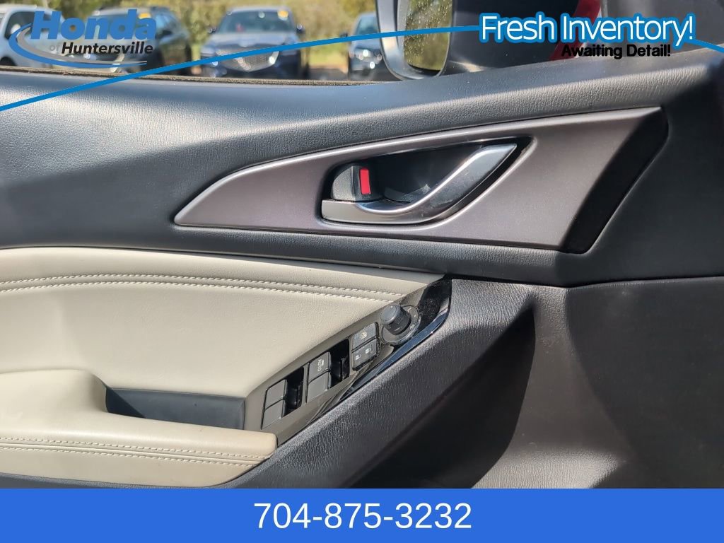 Used 2018 MAZDA MAZDA3 Grand Touring image 24