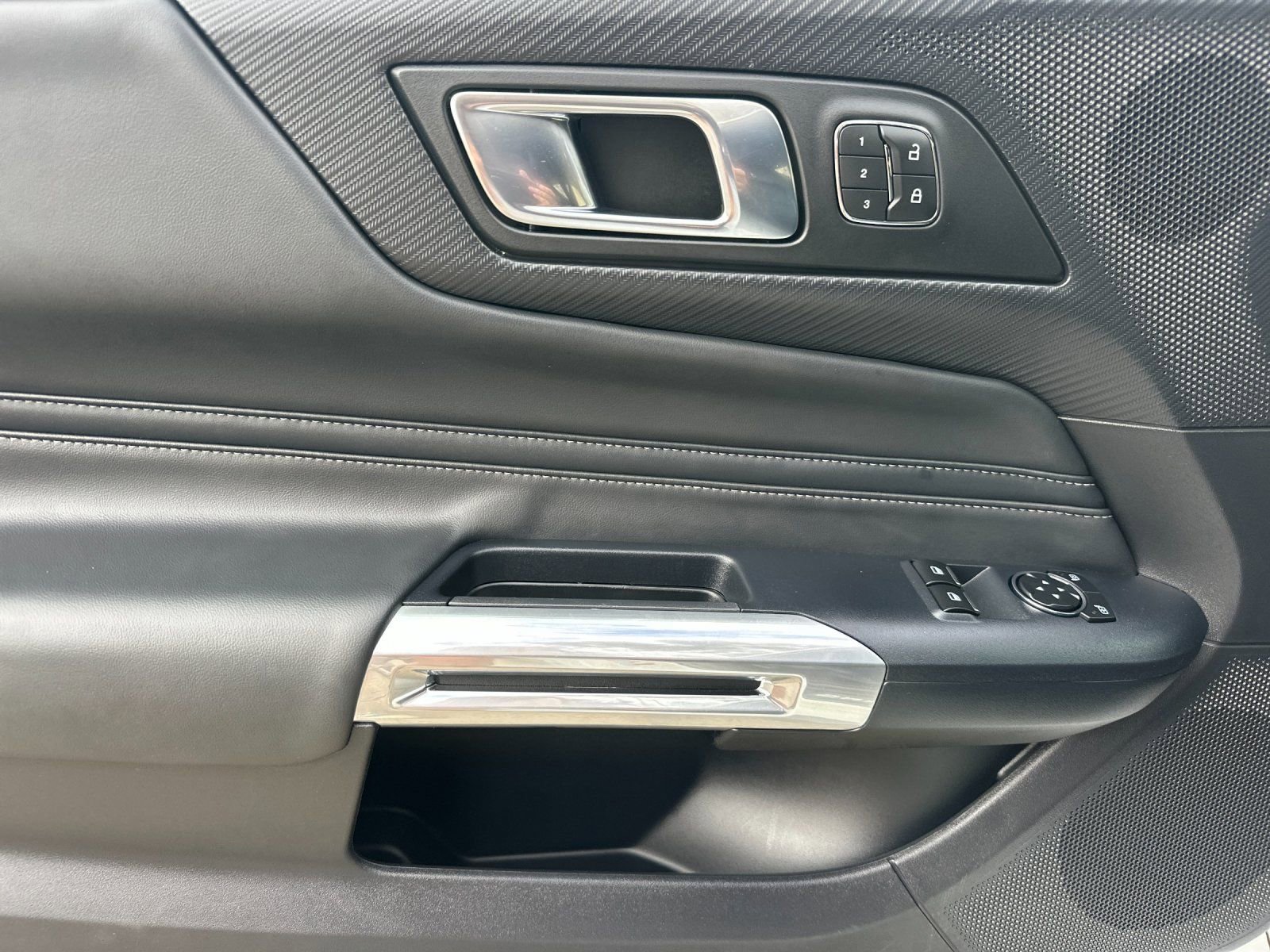 Used 2024 Ford Mustang GT Premium image 12