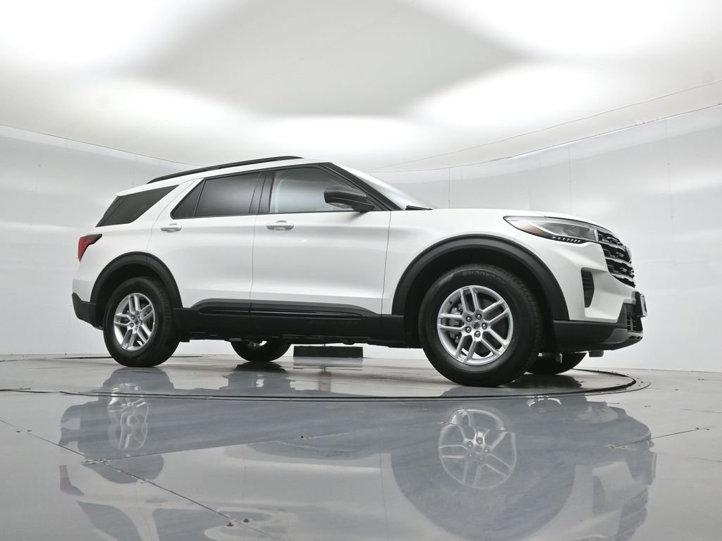 New 2026 Ford Explorer Active image 3