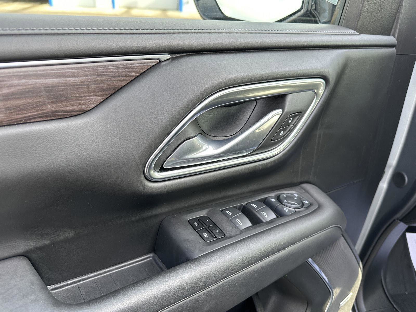 Used 2024 Chevrolet Tahoe Z71 w/ Luxury Package image 17