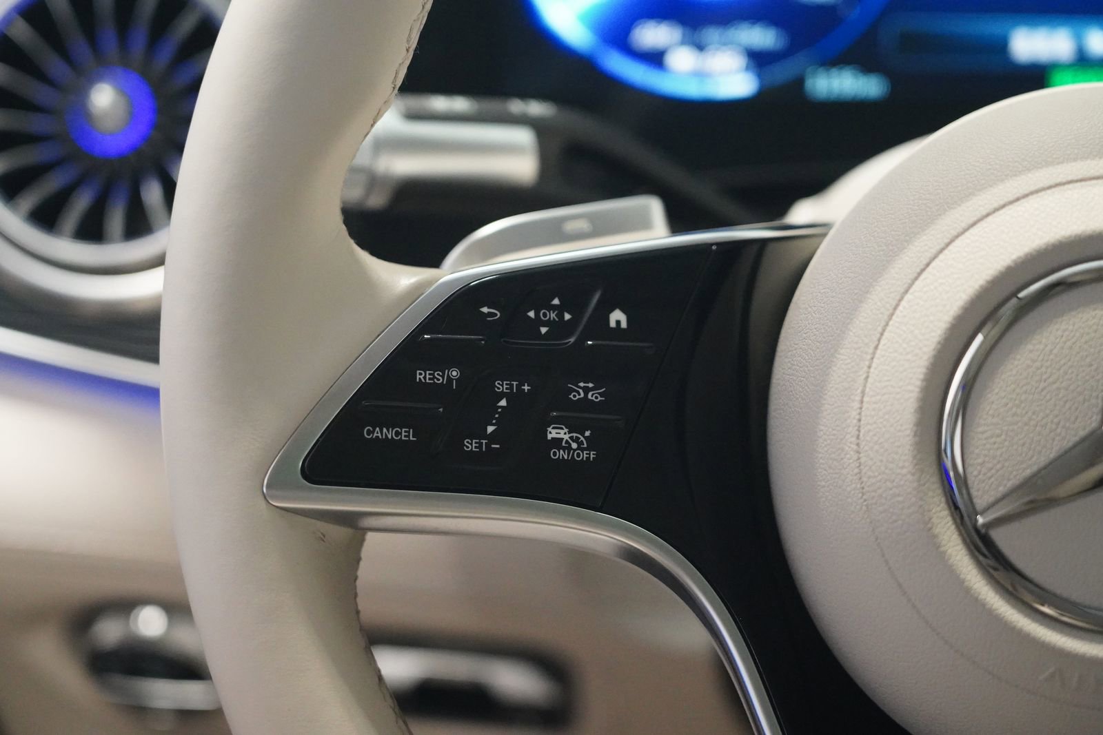 Used 2023 Mercedes-Benz EQS 580 4MATIC Sedan image 16