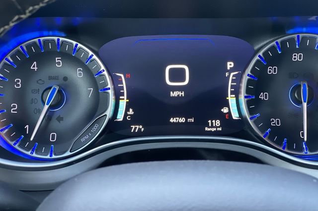 Used 2019 Chrysler Pacifica Touring-L w/ Advanced Safetytec Group image 33