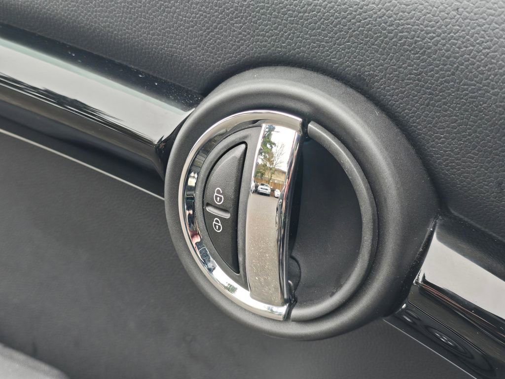 Used 2024 MINI Cooper SE w/ MINI Resolute Edition image 57