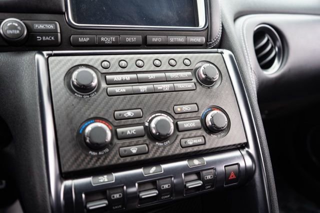 Used 2016 Nissan GT-R Premium image 26