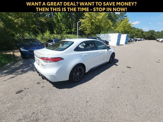 Used 2024 Toyota Corolla SE w/ Convenience Package FWD image 12