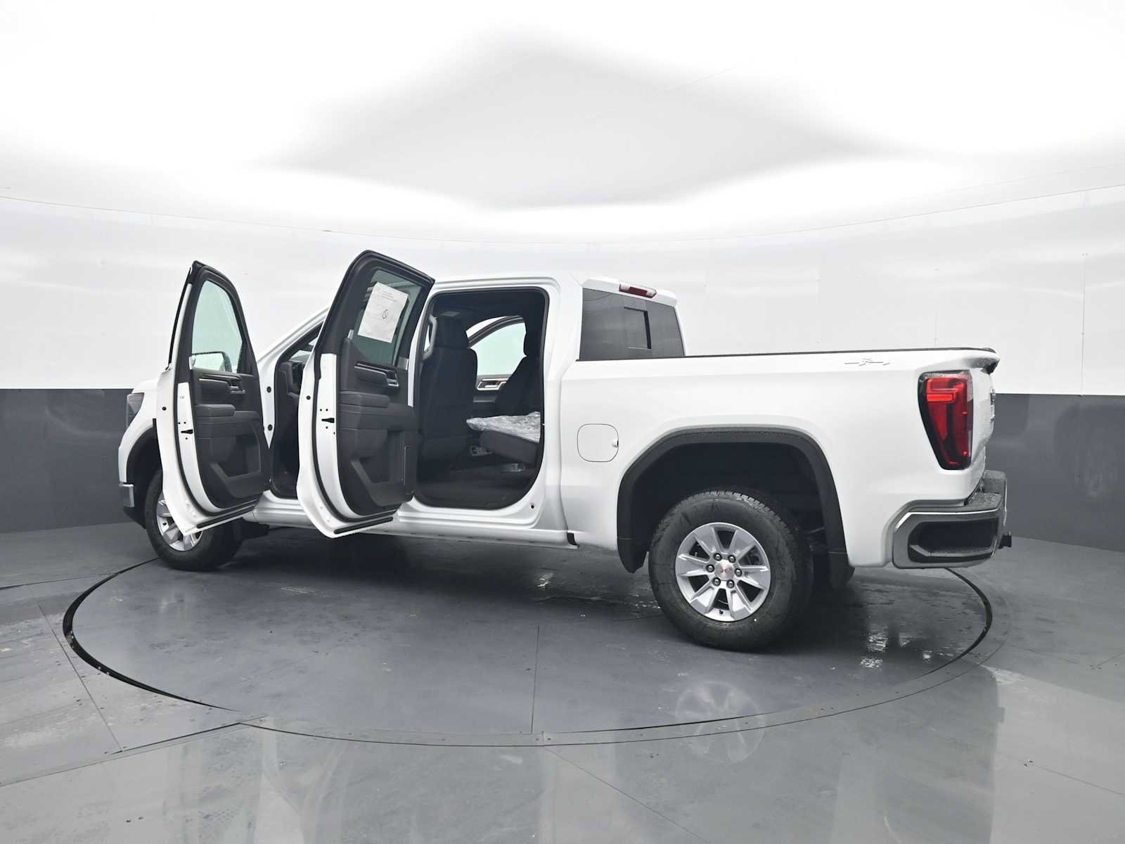 New 2026 GMC Sierra 1500 SLE w/ Preferred Package AWD/4WD image 29